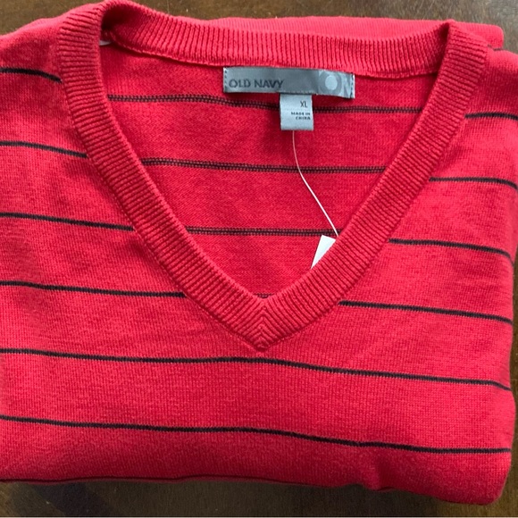 NWT Men’s Size XL Old Navy Red and Blue Striped VNeck Sweater - Picture 15 of 16